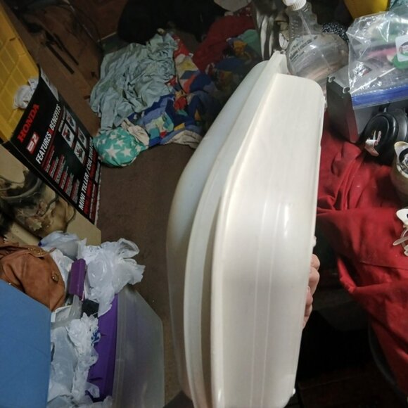 Tupperware White Food Storage Container - Picture 2 of 4